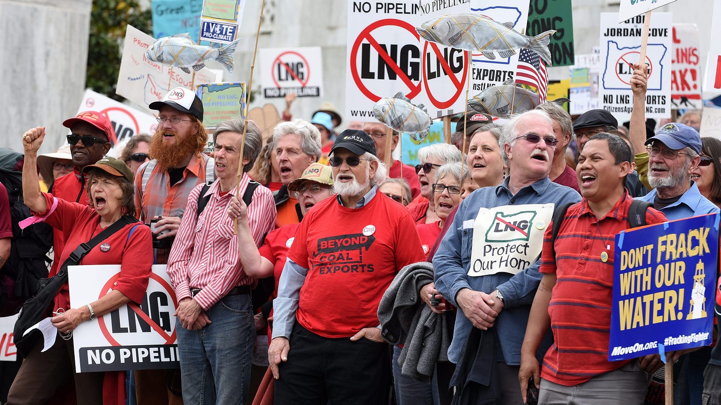 LNG pipeline protest draws hundreds from around Oregon