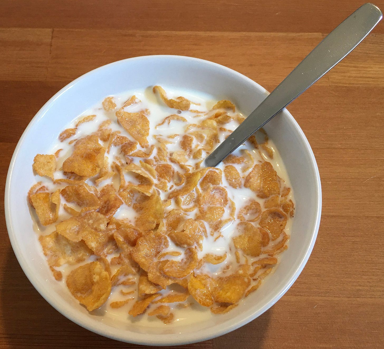 Kellogg's Corn Flakes, with milk.jpg