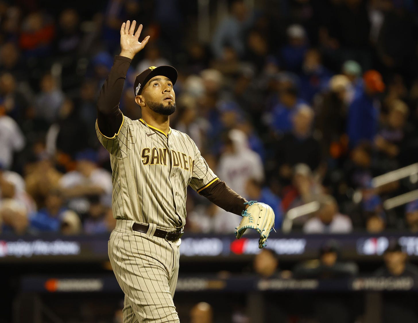 Padres hammer Scherzer, rout Mets 7-1 in playoff opener