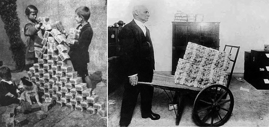 Children playing with stacks of hyperinflated currency during the Weimar  Republic, 1922 - Rare Historical Photos