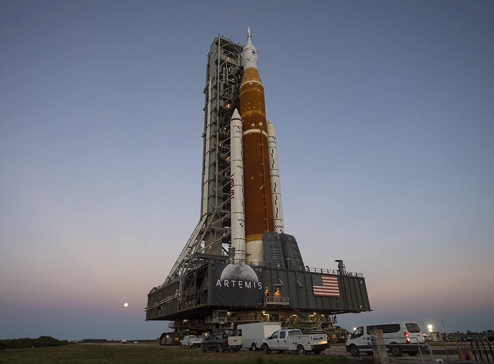 Nasa's giant new SLS Moon rocket makes its debut - BBC News