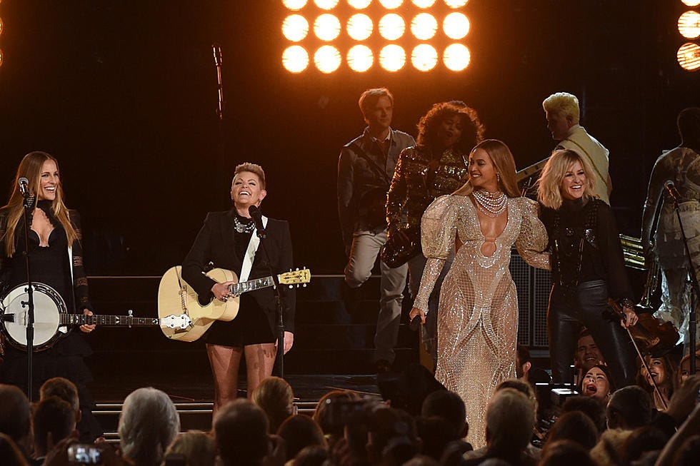 The Chicks Say They Were &#39;Treated Very Weird&#39; at 2016 CMA Awards