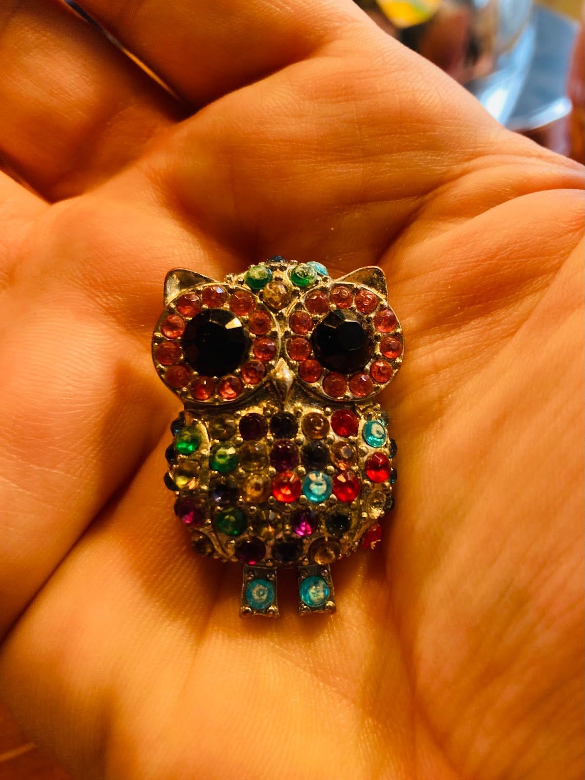 Multicoloured, jeweled owl broach