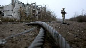 L'armée ukrainienne et les séparatistes pro-russes évacuent la ligne de  front en Ukraine