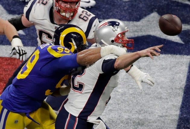 Watch: Tom Brady throws interception on his first play of Super Bowl