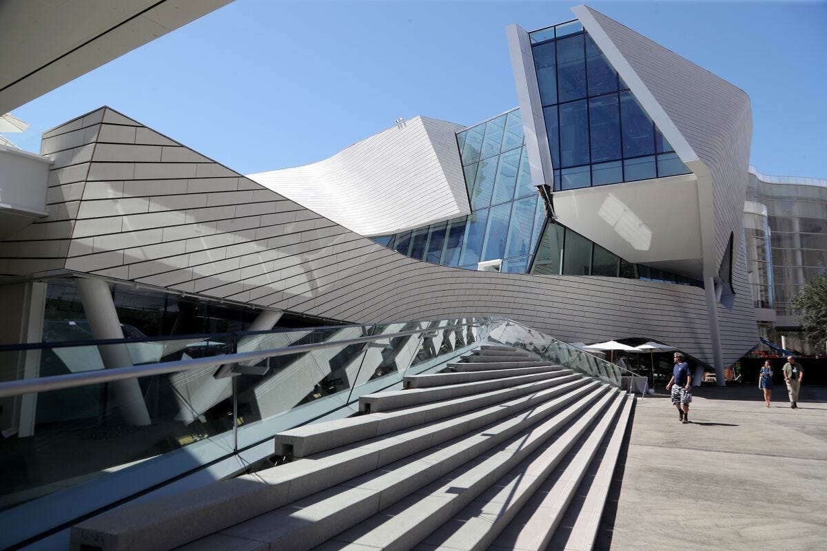 A Daily Pilot reader congratulates the new Orange County Museum of Art in Costa Mesa.