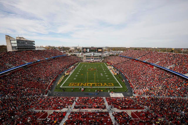 Iowa State allowing 25,000 fans at first football game despite rising COVID  cases in state - CBS News
