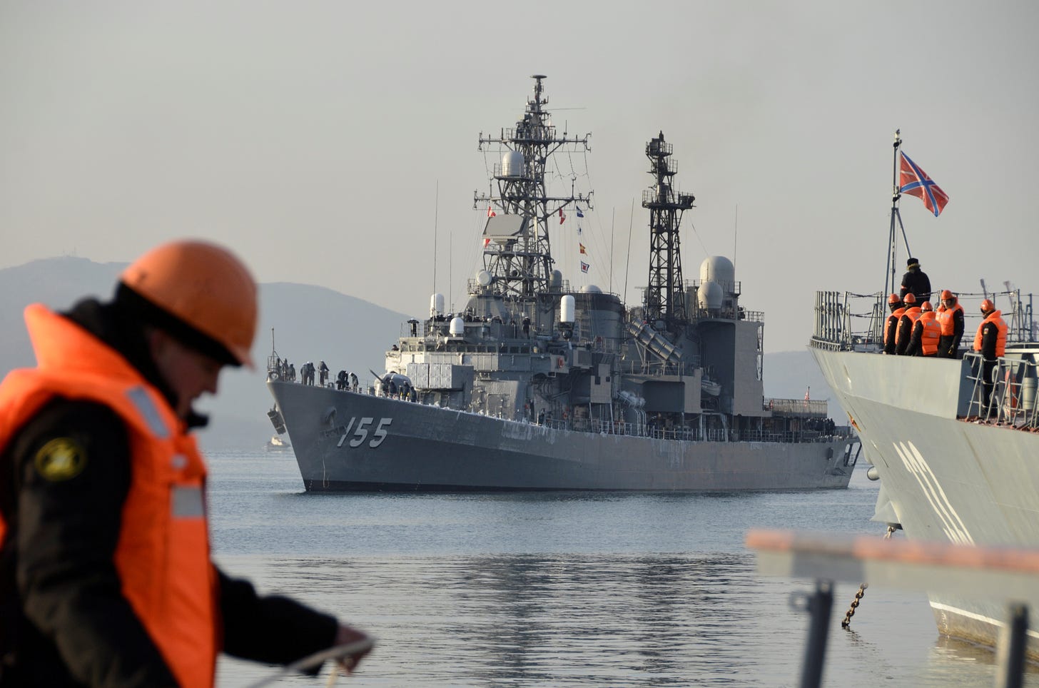 Japanese Maritime Self Defense Force's Asagiri-class destroyer Hamagiri arrives in the far eastern city of Vladivostok, Russia November 20, 2017. REUTERS/Yuri Maltsev/File Photo
