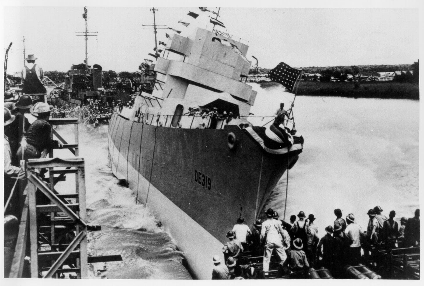 USS Leopold is launched in Orange, Texas (June 1943)