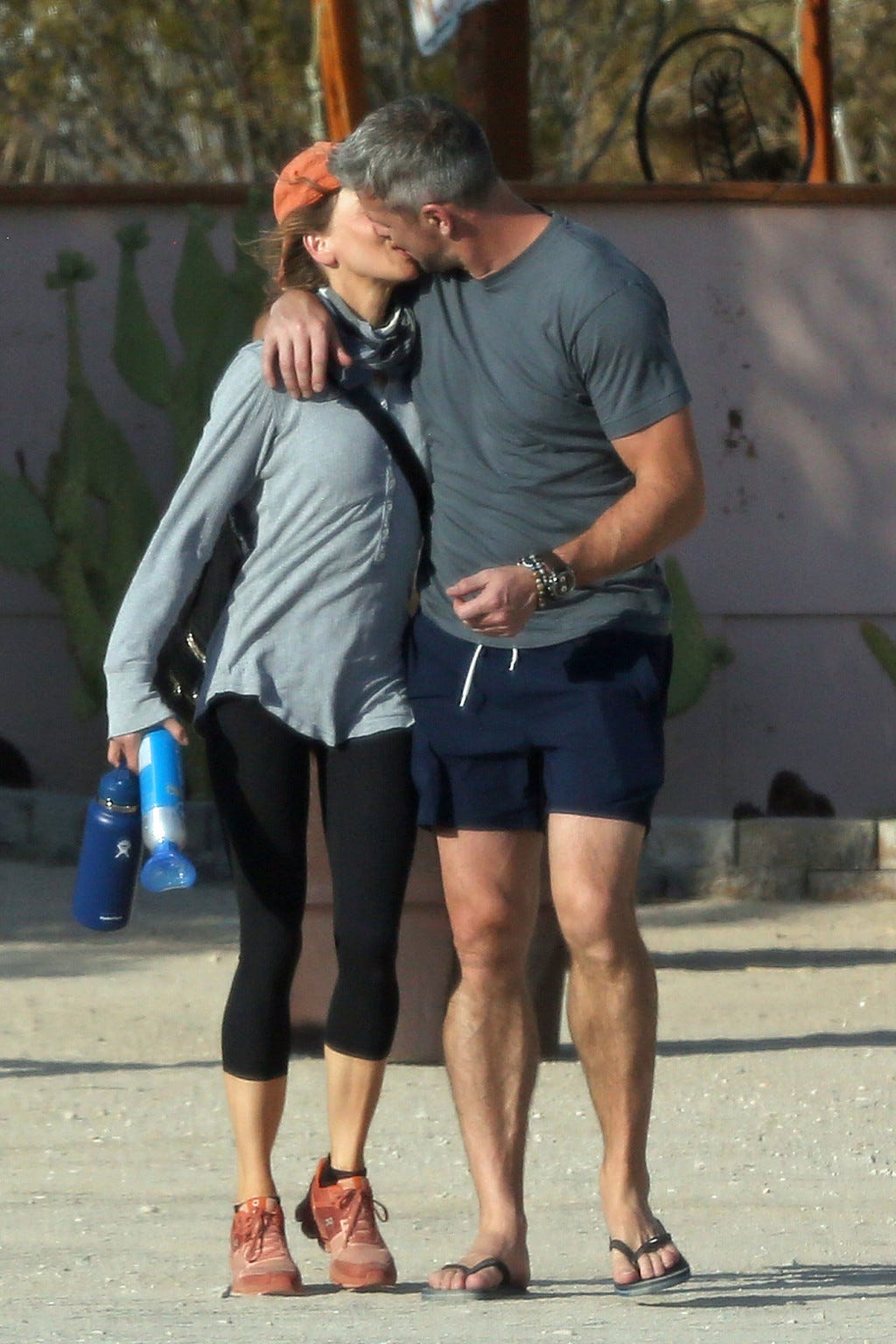 PREMIUM EXCLUSIVE: Renee Zellweger and Ant Anstead cant keep their hands off each other as they head off on a romantic trip together, Renee and Ant stop at a hardware store to stock on on fire wood and share a very passionate kiss
