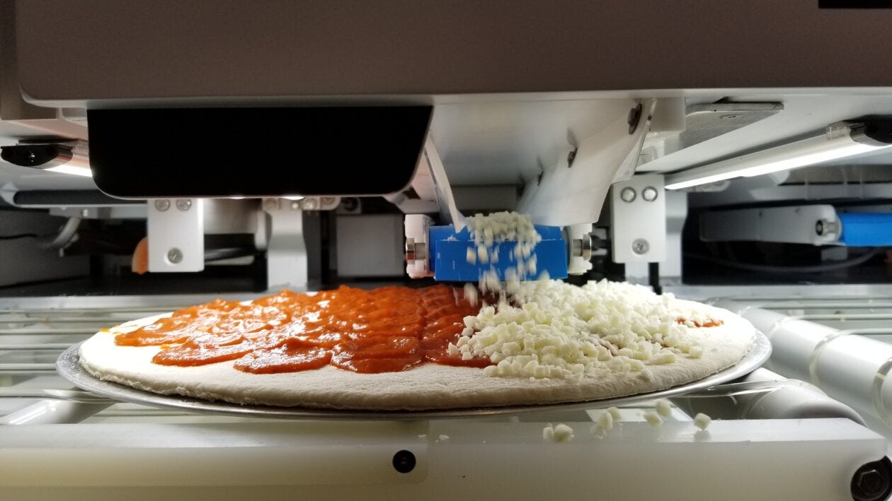 Pizza robot in action