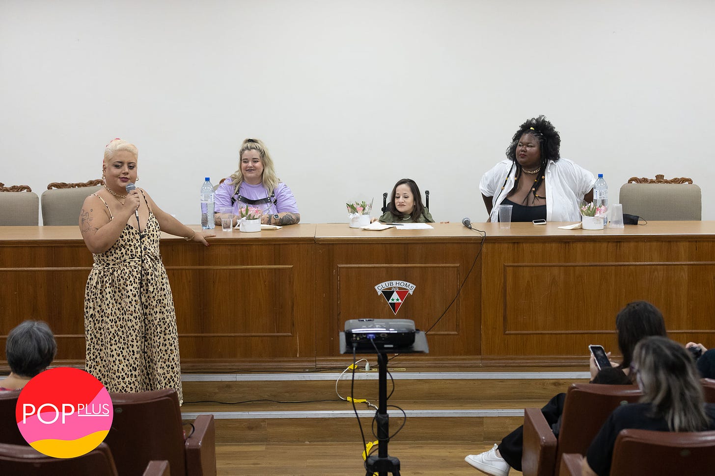 Flávia Durante, Júlia Vecchi, Heloísa Rocha e Genize Ribeiro em debate no Pop Plus
