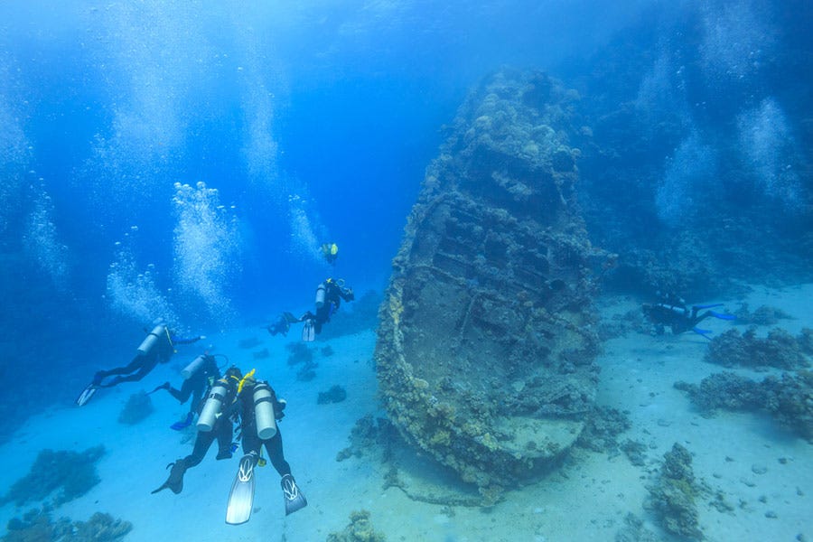A Beginner&#39;s Guide to Wreck Diving - AquaViews - Leisure Pro