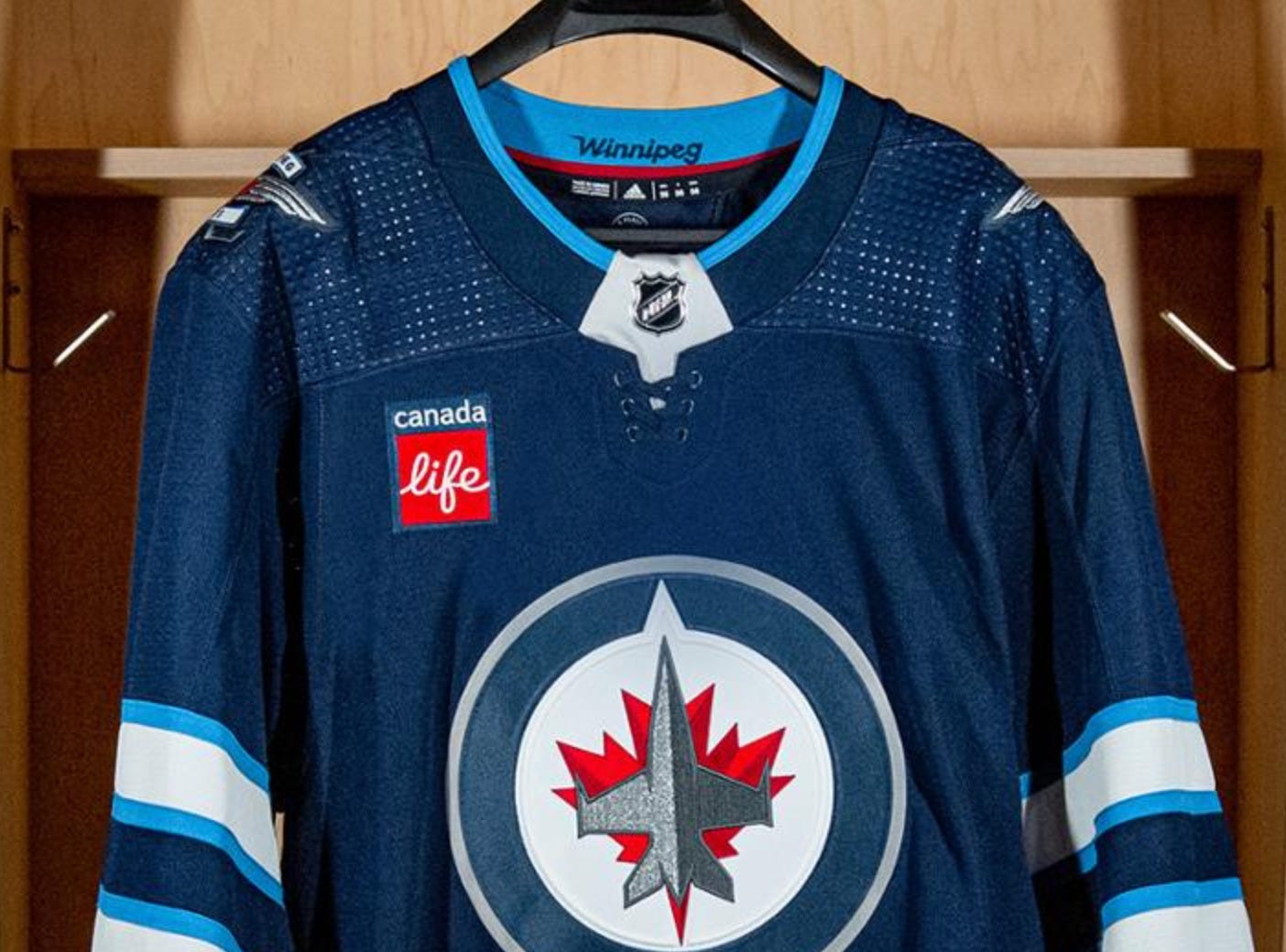 Winnipeg Jets to Wear Canada Life Patch on Jerseys, Multi-Year Deal  Announced – SportsLogos.Net News