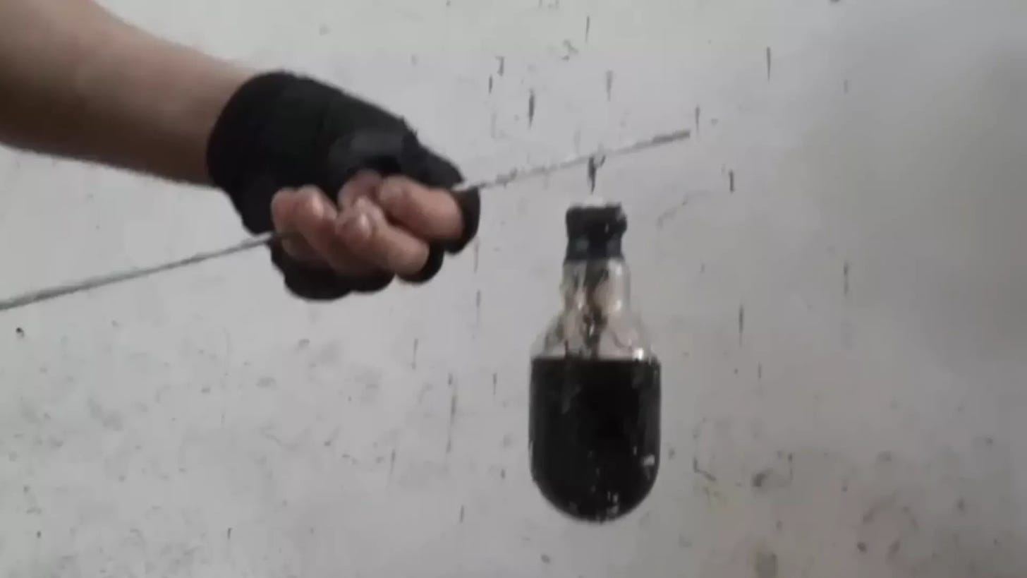 A screenshot of a video in which the Russian military shows chemical weapons used by Ukrainian forces. - Sputnik International, 1920, 09.04.2024