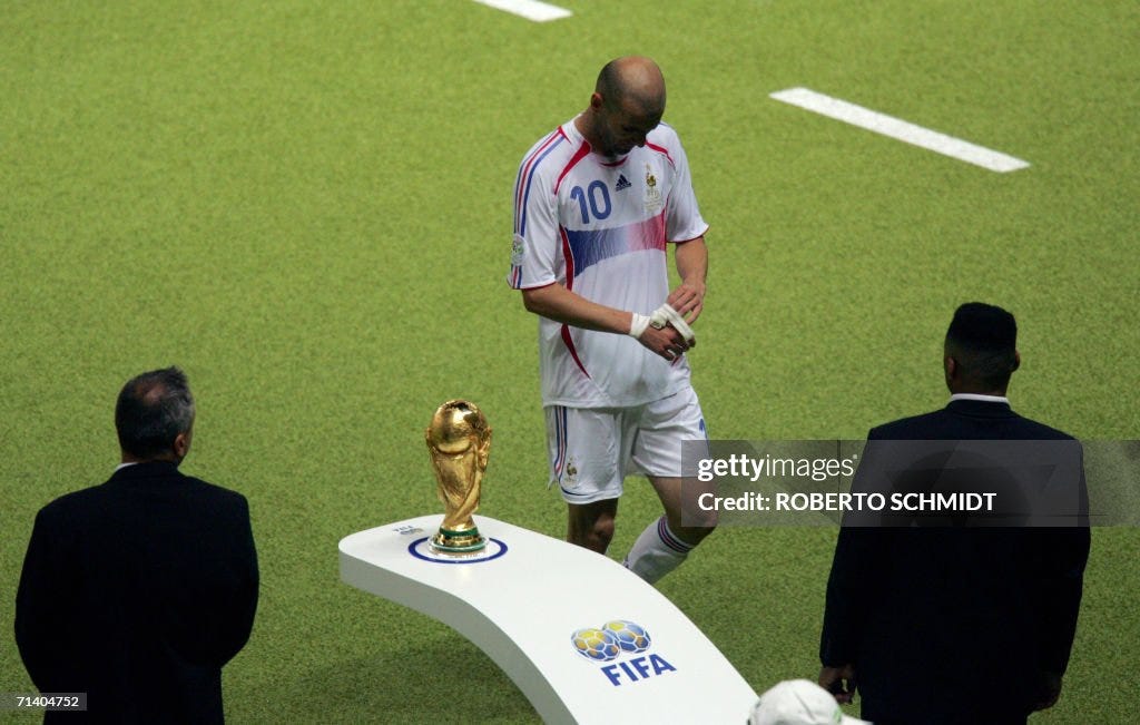 French midfielder Zinedine Zidane (C) wa French midfielder Zinedine Zidane (C) wa