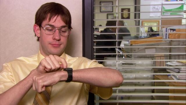 The clock calculator of Jim Halpert (John Krasiński) in The Office (US)  (S03E20) | Spotern