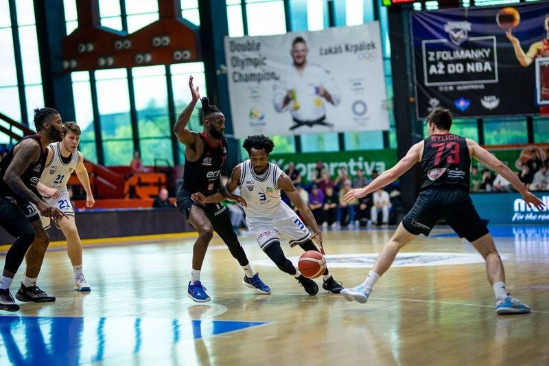 Mike Okauru 6 - USK.jpg