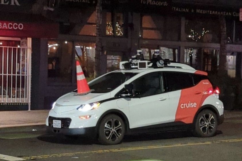 San Francisco Residents Fight Cruise and Waymo Robotaxi With Traffic ...