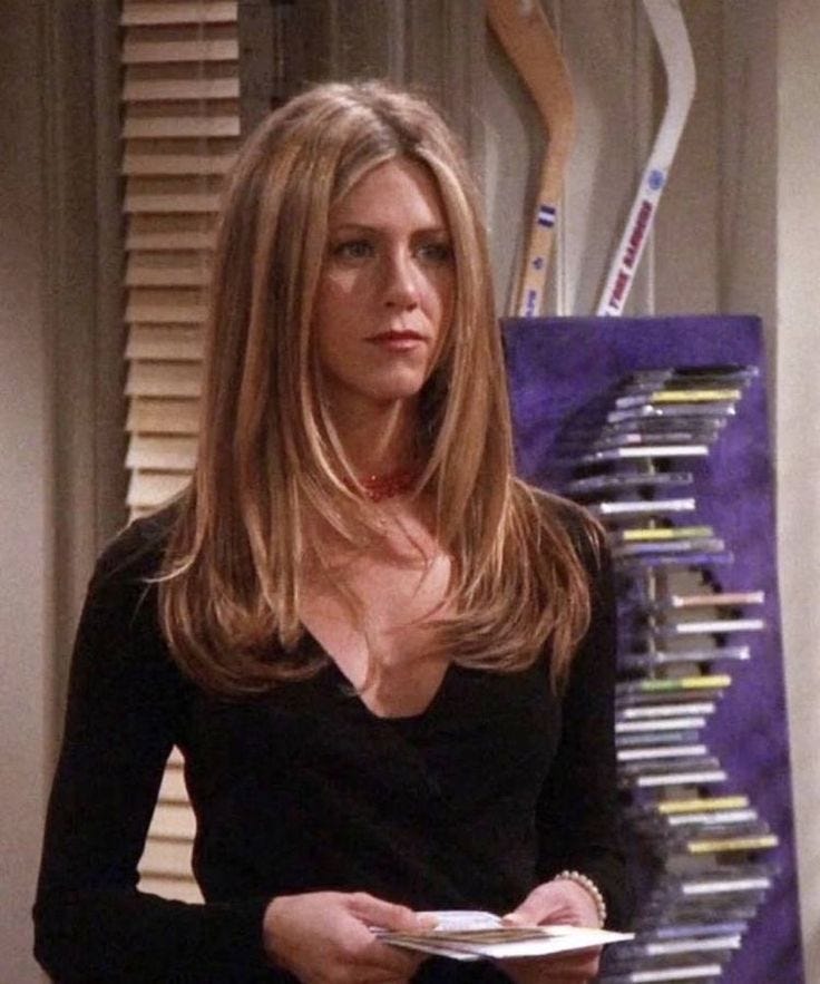 Pin by mimi on RACHEL GREEN. | Rachel green hair, Rachel hair, Haircuts  straight hair