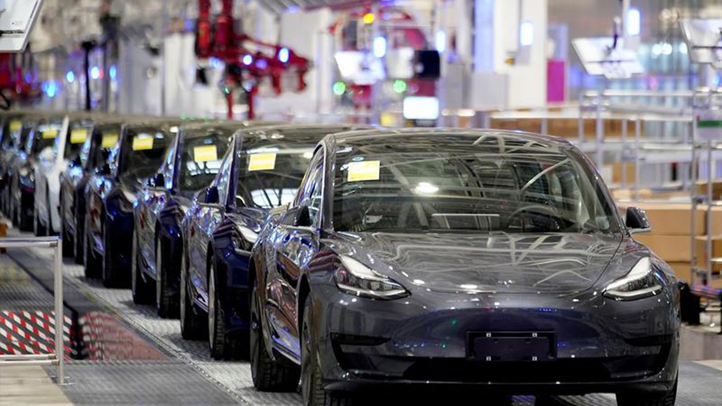 Tesla 25 bin Euro'ya satılacak araçları Almanya'da üretecek
