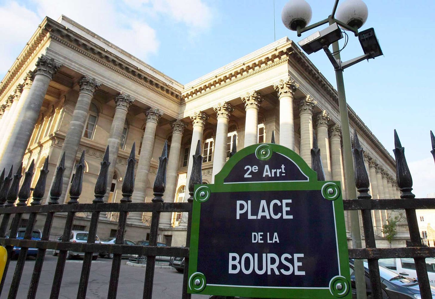 Cac 40 : La Bourse de Paris temporise alors que s'entrechoquent bonnes et  mauvaises nouvelles - BFM Bourse