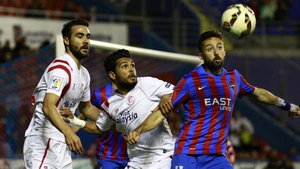 sevilla beats levante la liga soccer 2015