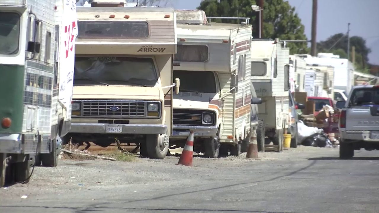 Growing number of people living in RVs on Palo Alto city streets