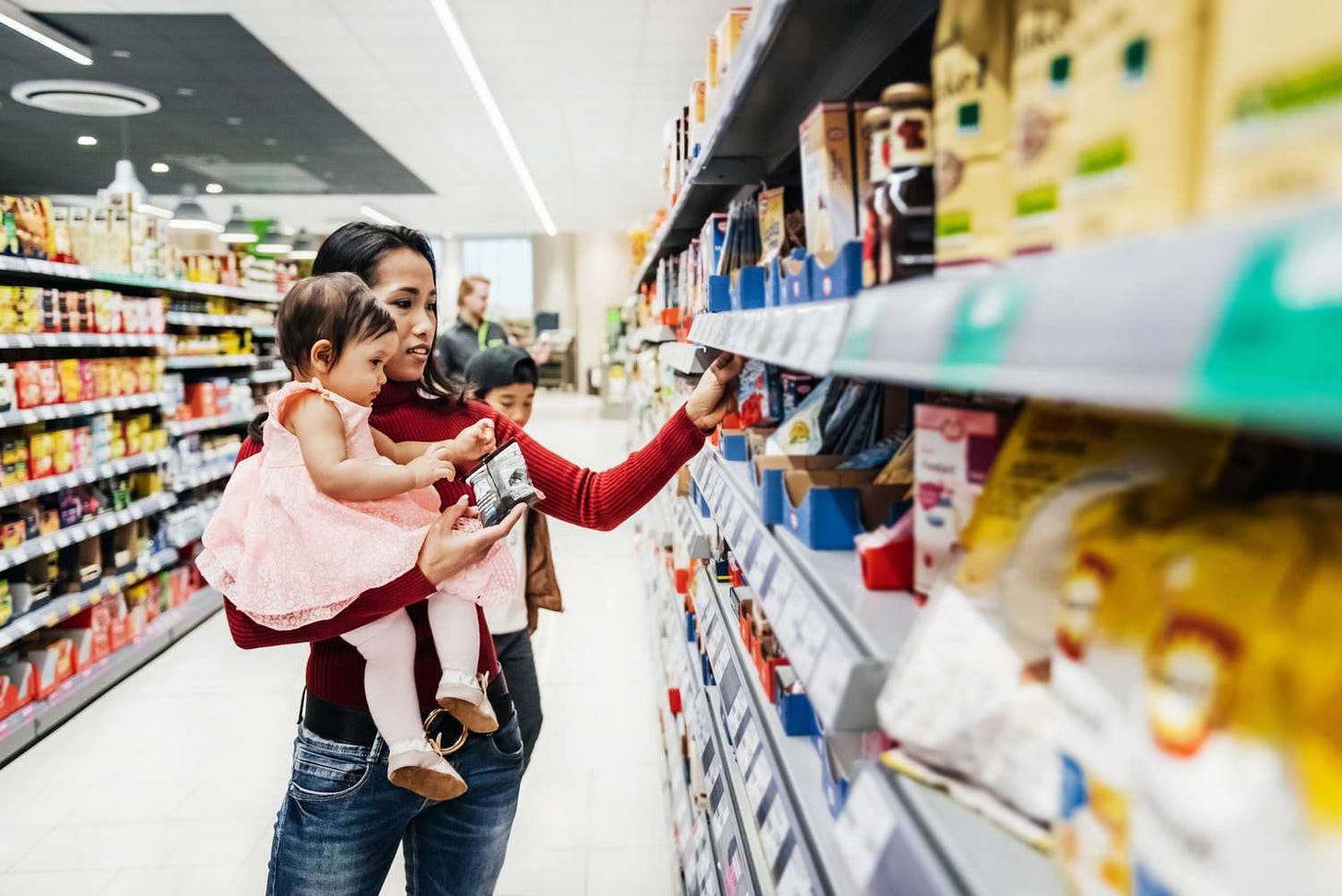 10 Tips for Grocery Shopping for a Large Family