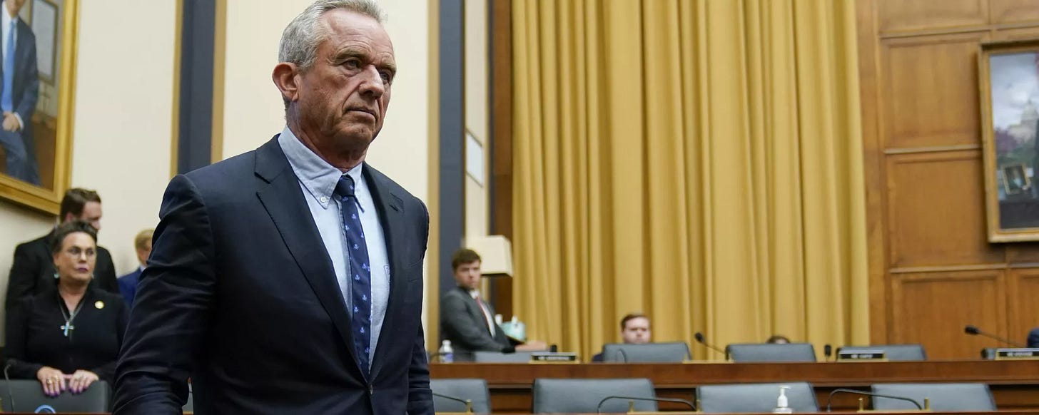 Robert F. Kennedy, Jr., returns to the witness table during a House Judiciary Select Subcommittee on the Weaponization of the Federal Government hearing on Capitol Hill in Washington, Thursday, July 20, 2023. - Sputnik International, 1920, 15.11.2024