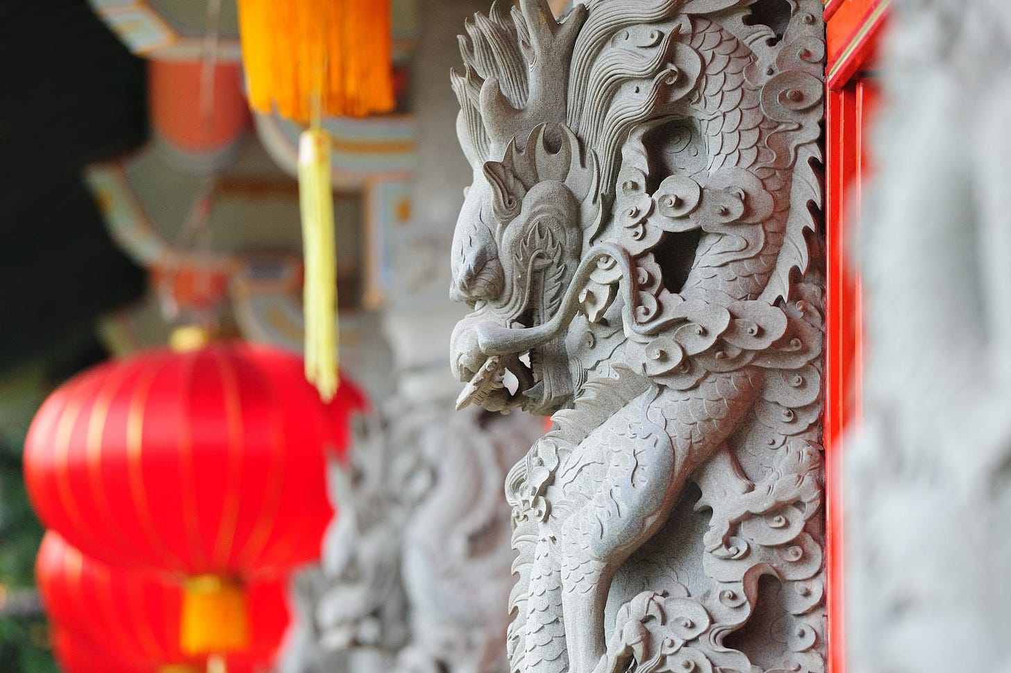 Dragon Statue - Image by TravelScape on Freepik