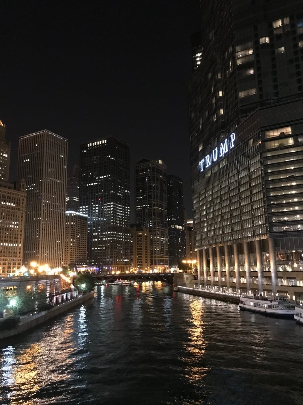 Chicago river at 1am