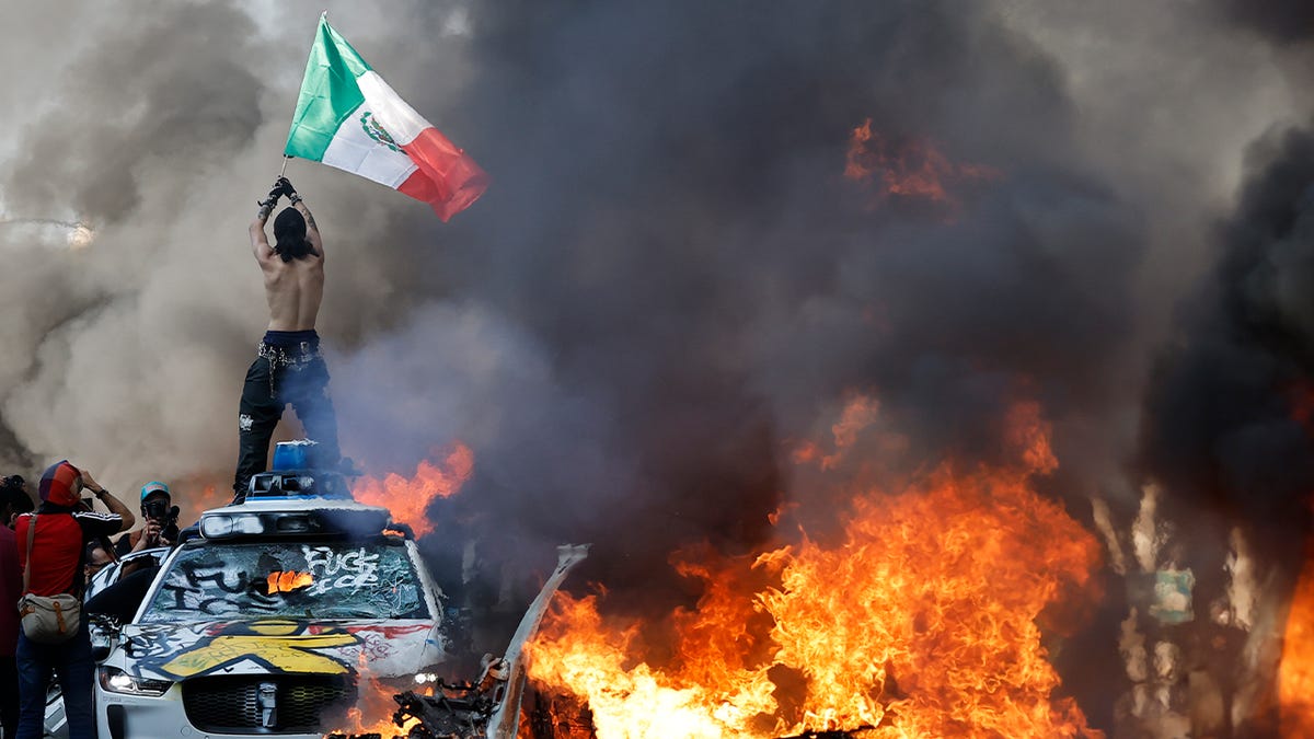 Liberal media minimize LA riots, tout 'peaceful' anti-ICE protests | Fox  News