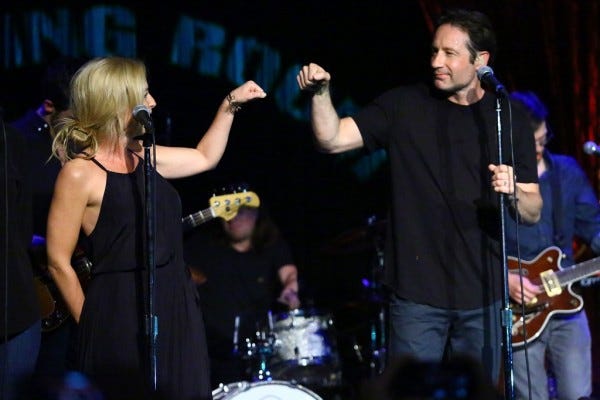 david duchovny singing with gillian anderson 2015 gossip