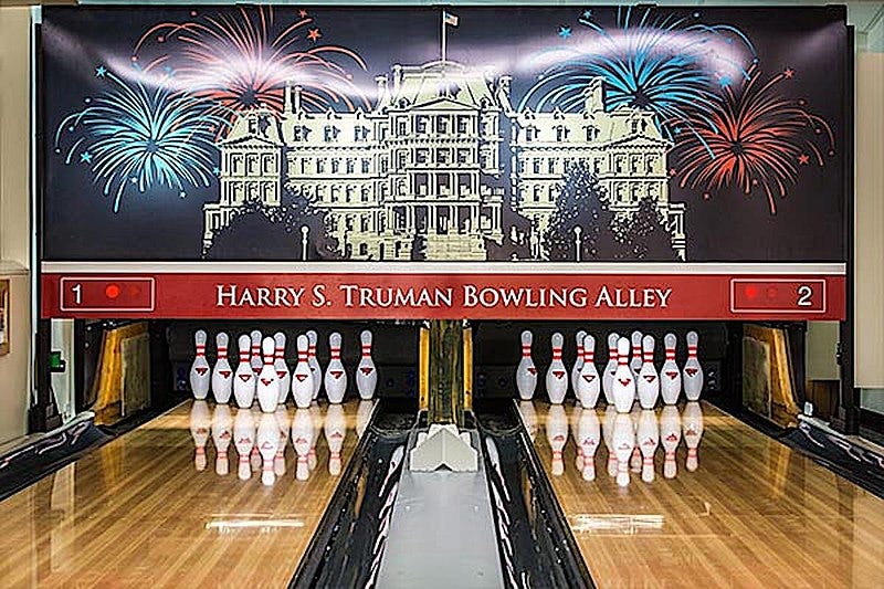 File:2017 Harry S Truman Bowling Alley - (Old) Eisenhower Executive Office Building.jpg