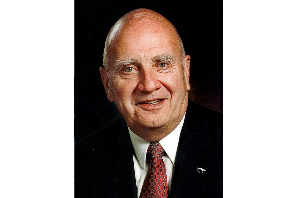 River Bend Mayor John Kirkland has died