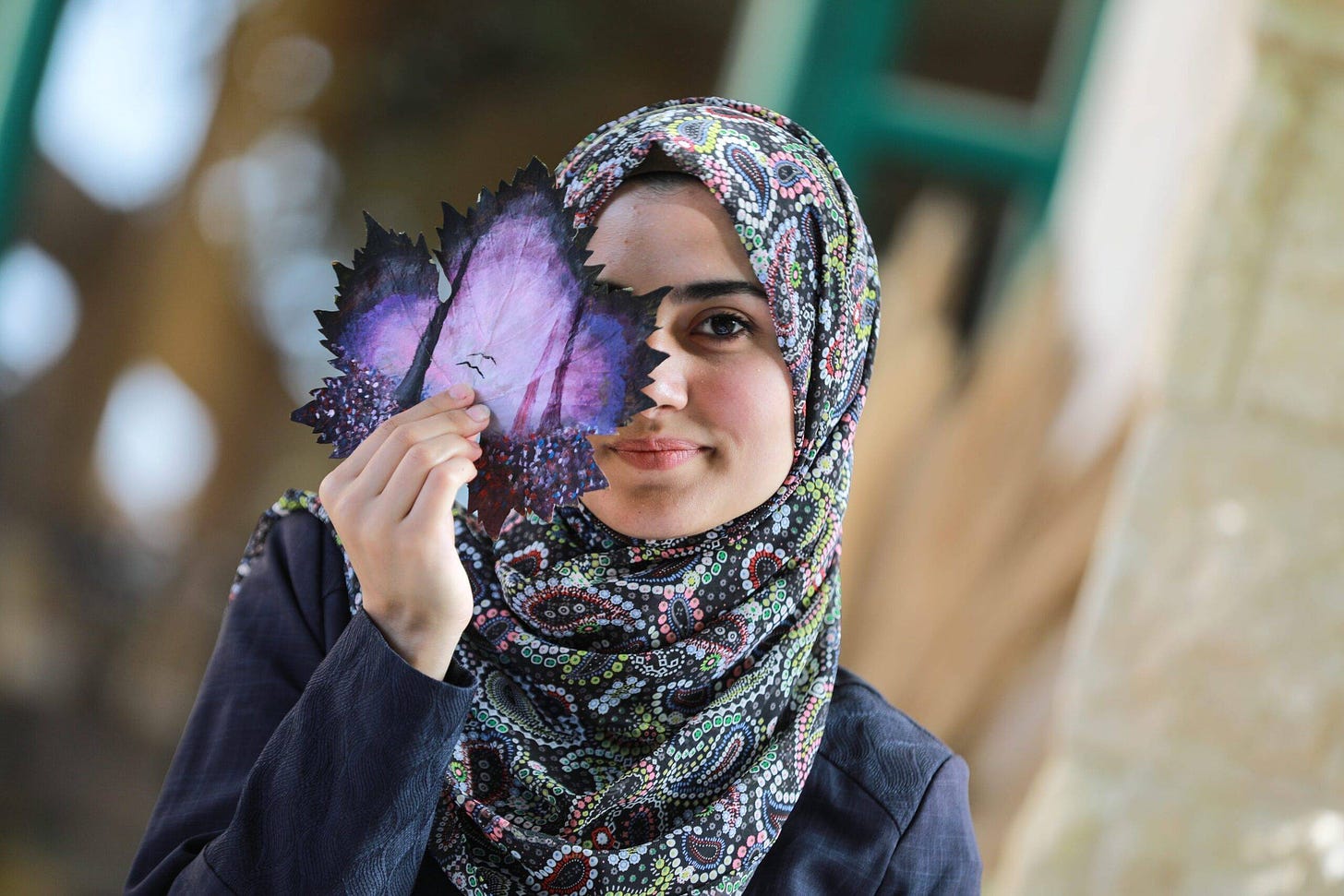 Palestinian girl turns grape leaves into pieces of art – Middle East Monitor