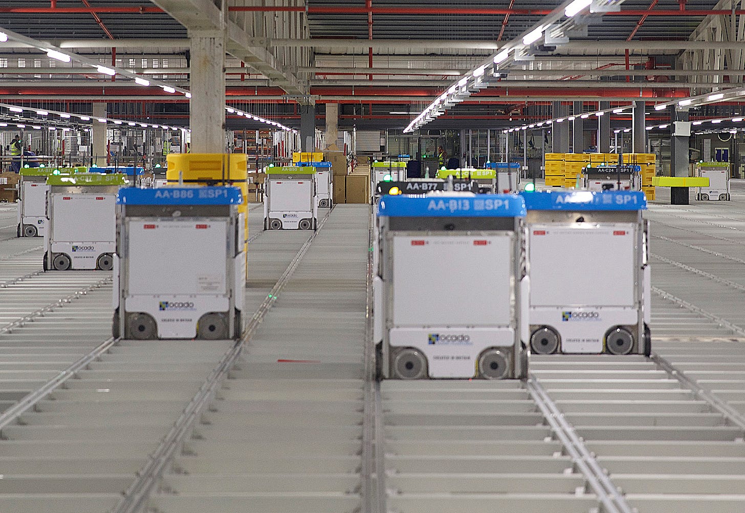 Kroger's new robotic warehouse can fill a 50-item order in less than 10  minutes