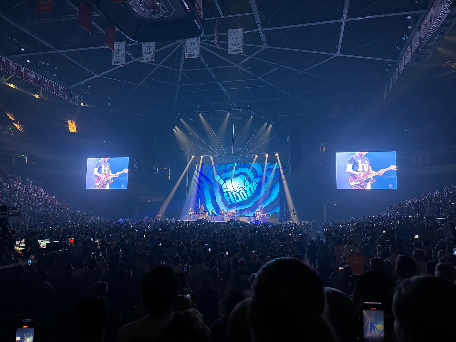 An image of the stage in the colonial life arena during a hootie and the blowfish concert