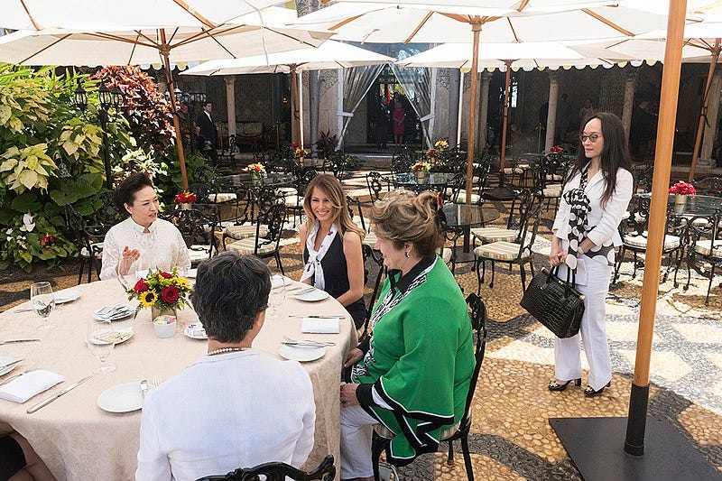 File:Peng Liyuan and Melania Trump enjoy refreshments on the patio at Mar-a-Lago in Palm Beach, Florida.jpg