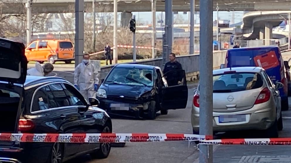 Die Polizei hat das mutmaßliche Auto sichergestellt, dass am Montag durch die Innenstadt von Mannheim in eine Menschenmenge raste