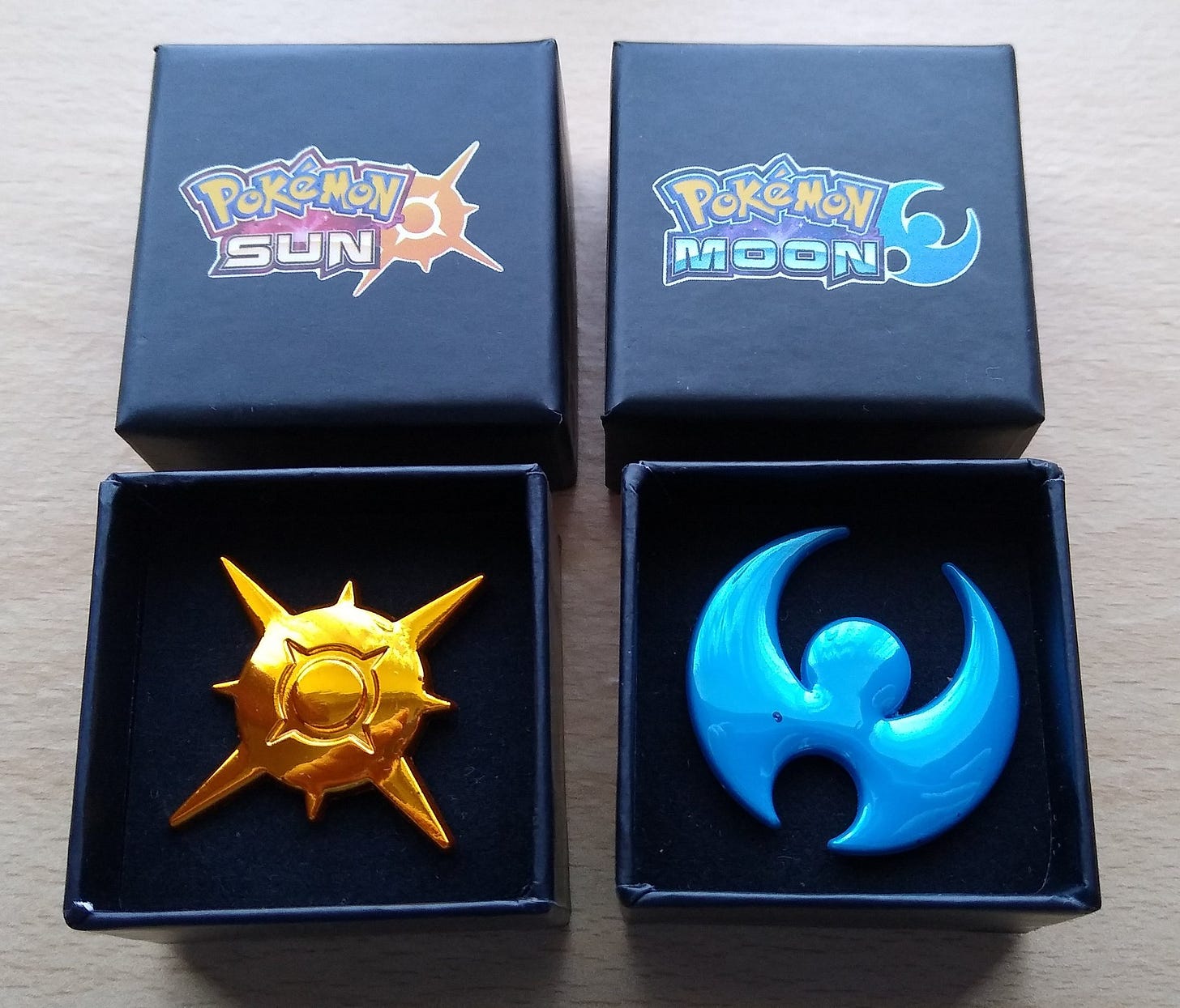 Pokémon Sun & Moon pre-order bonus pin badges