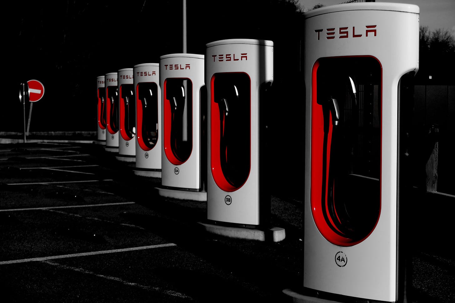 Tesla Superchargers by Roger Simon via Flickr