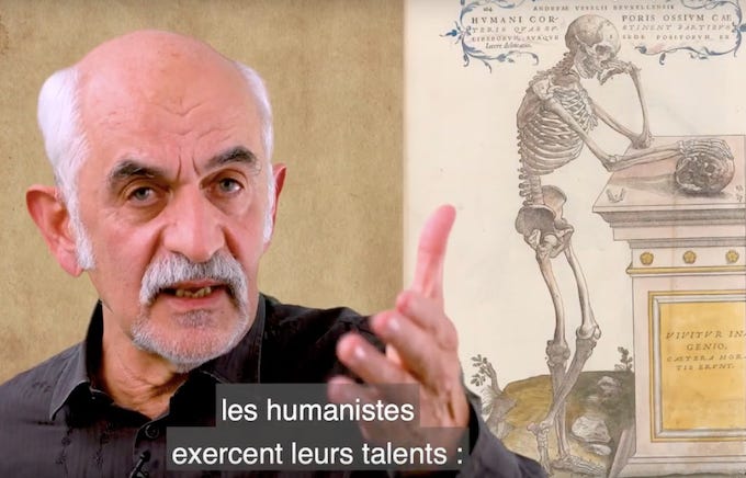 Conférence vidéo: homme commentant un dessin d'anatomie