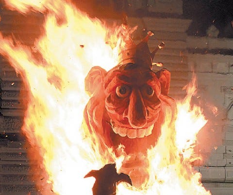 La Plata cerró el Carnaval con la quema del Rey Momo