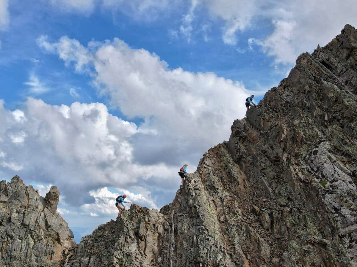 Cresta al Posets. Reto de encadenar las 3 cimas más emblemáticas del valle de Benasque: Aneto, Perdiguero y Posets. Foto cedida