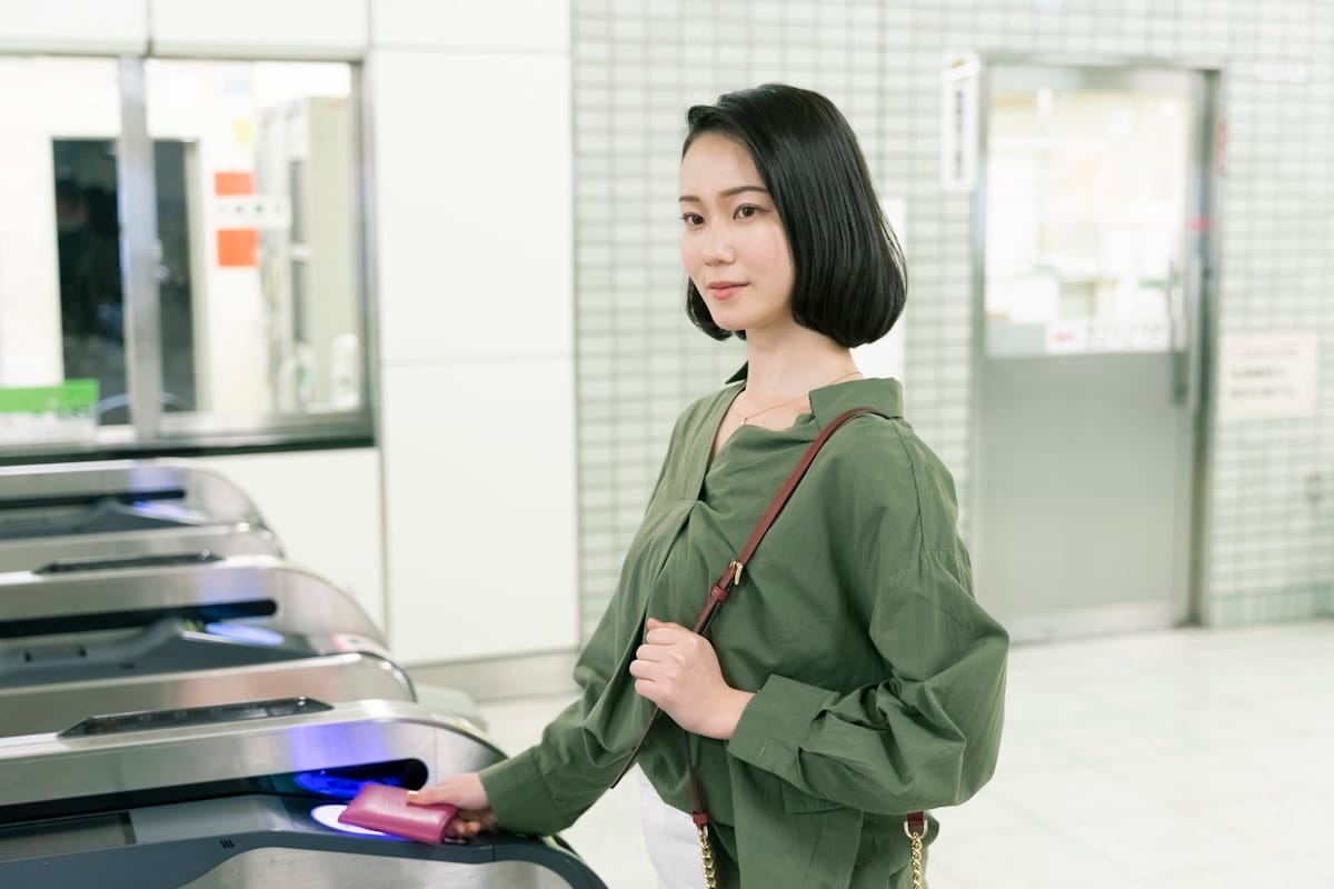 Tokyo Subway Launches New Experiment with Credit Card Touch Payments -  Unseen Japan