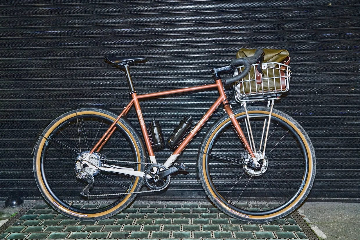 Condor Bivio+ gravel bike with shopping basket.