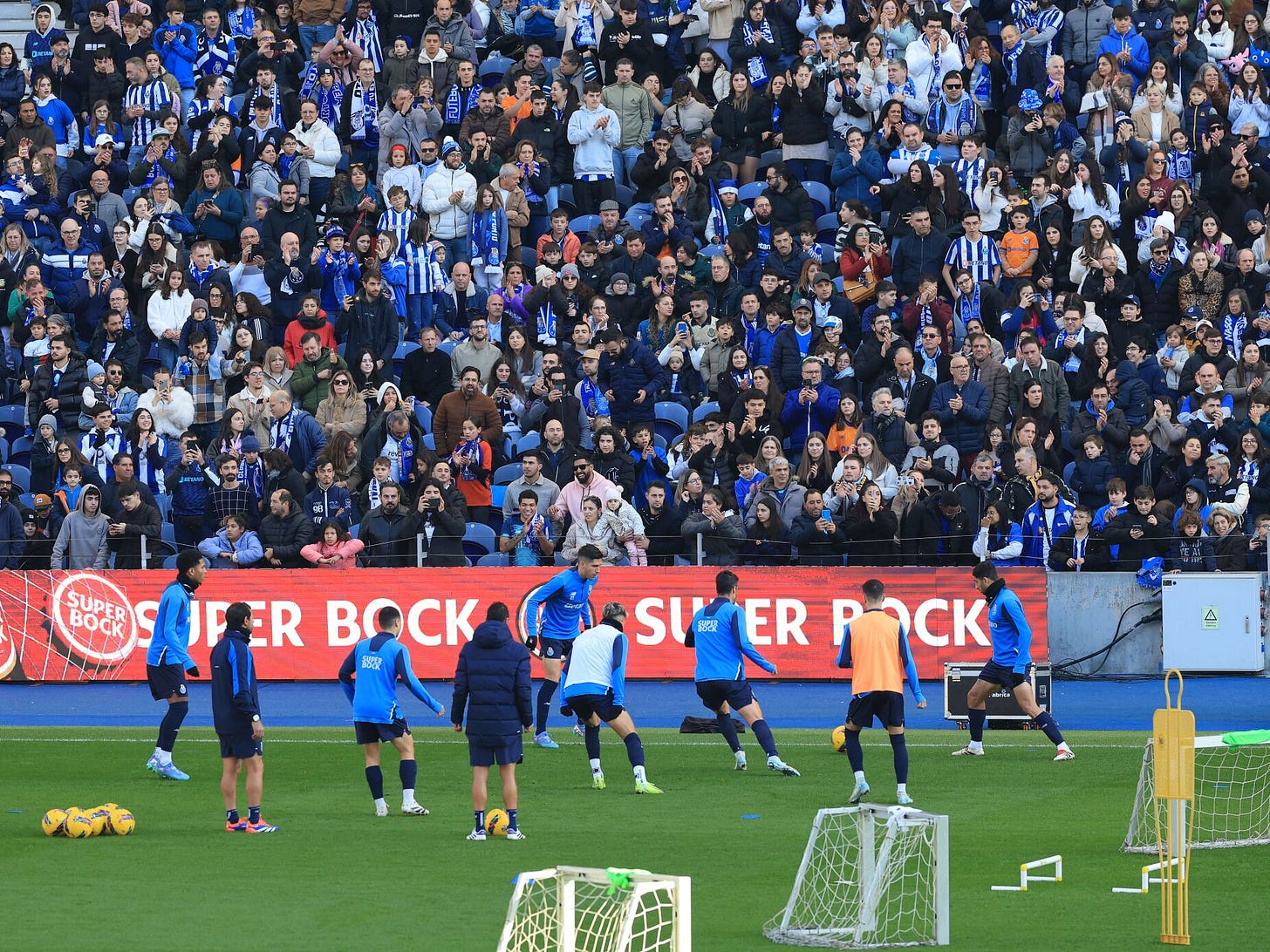 FC Porto recupera treino de ano novo oito anos depois com recorde de  assistência