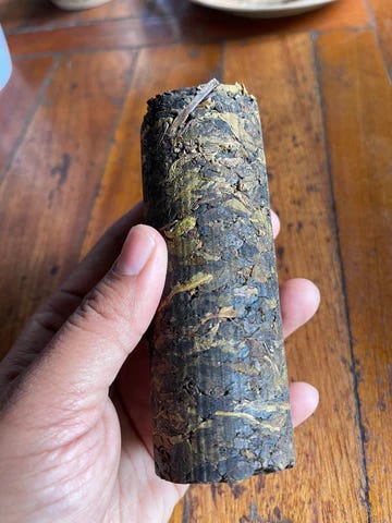 ID: Cylinder of dry compressed tea leaves for khalap